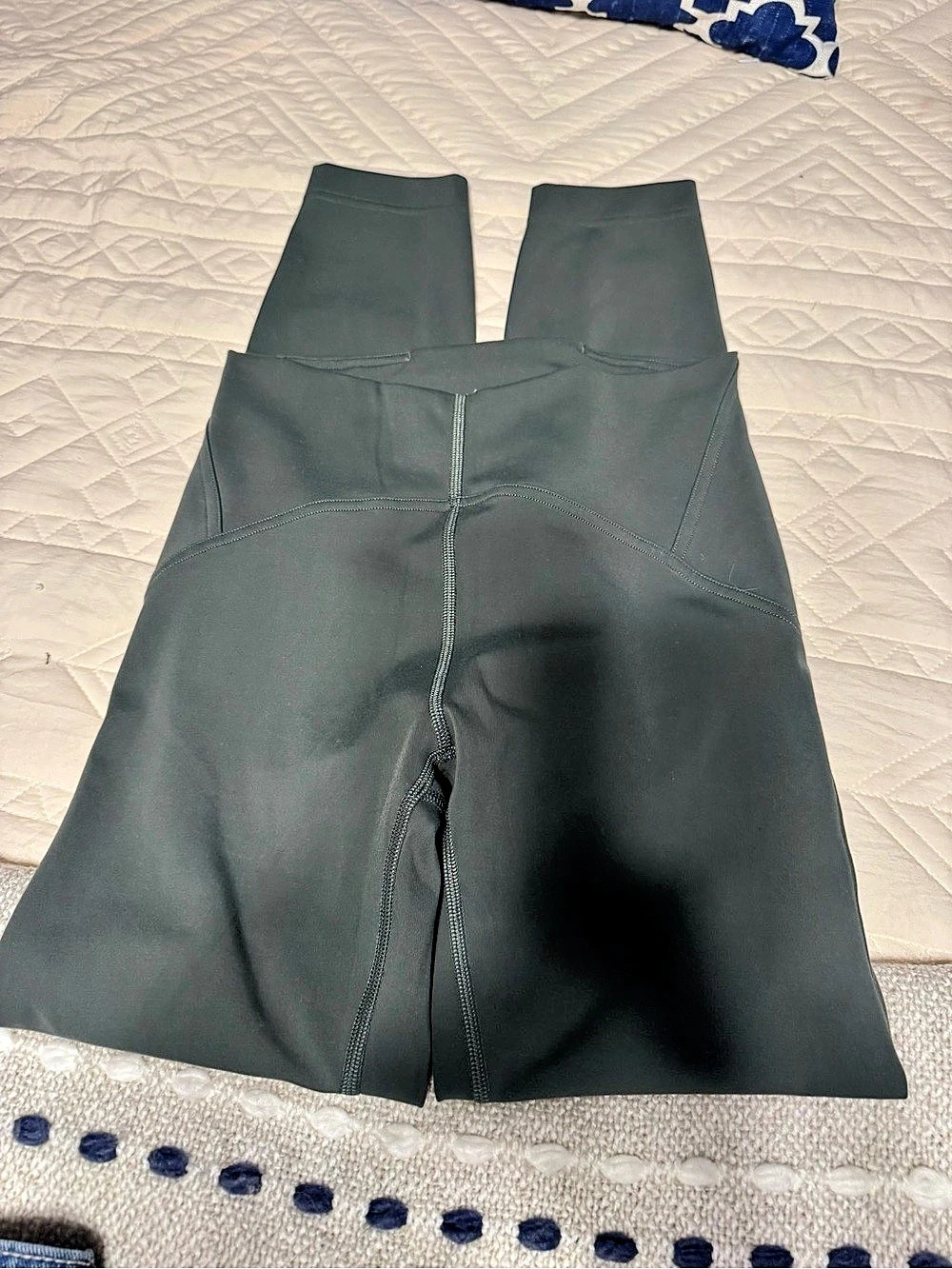 lululemon Women's Leggings Green Size 4
